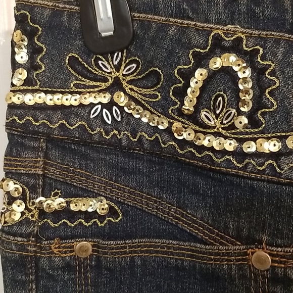 Wimens Blue Jean's - Picture 2 of 4